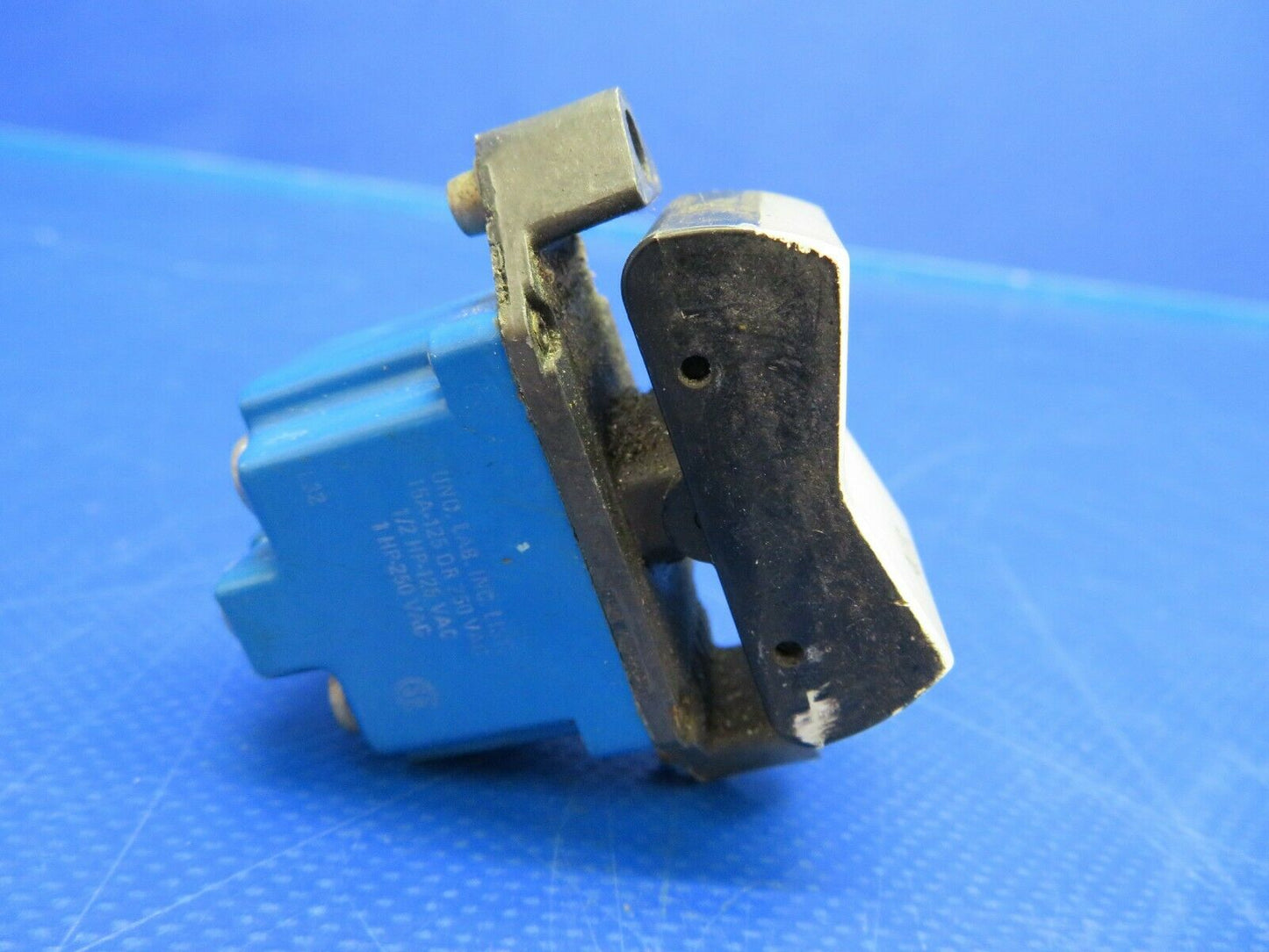 Aircraft Rocker Switch Main / Aux. P/N 2TP1-1 (0720-757)