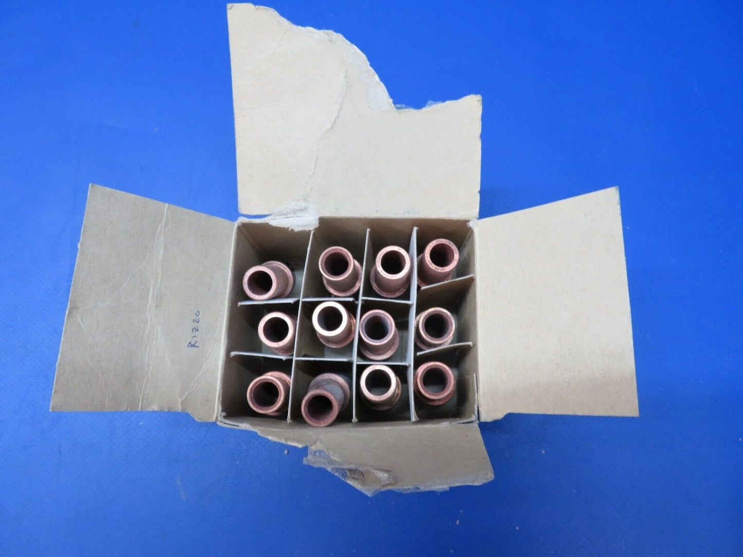 Continental Valve Guides P/N SA639282 LOT OF 12 NOS (1222-319)