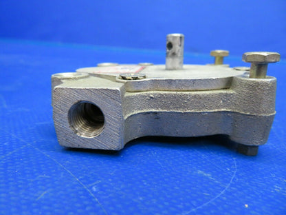 Beech Baron 58P Janitrol Fuel Selector Control RH HE7001-5 (0320-462)
