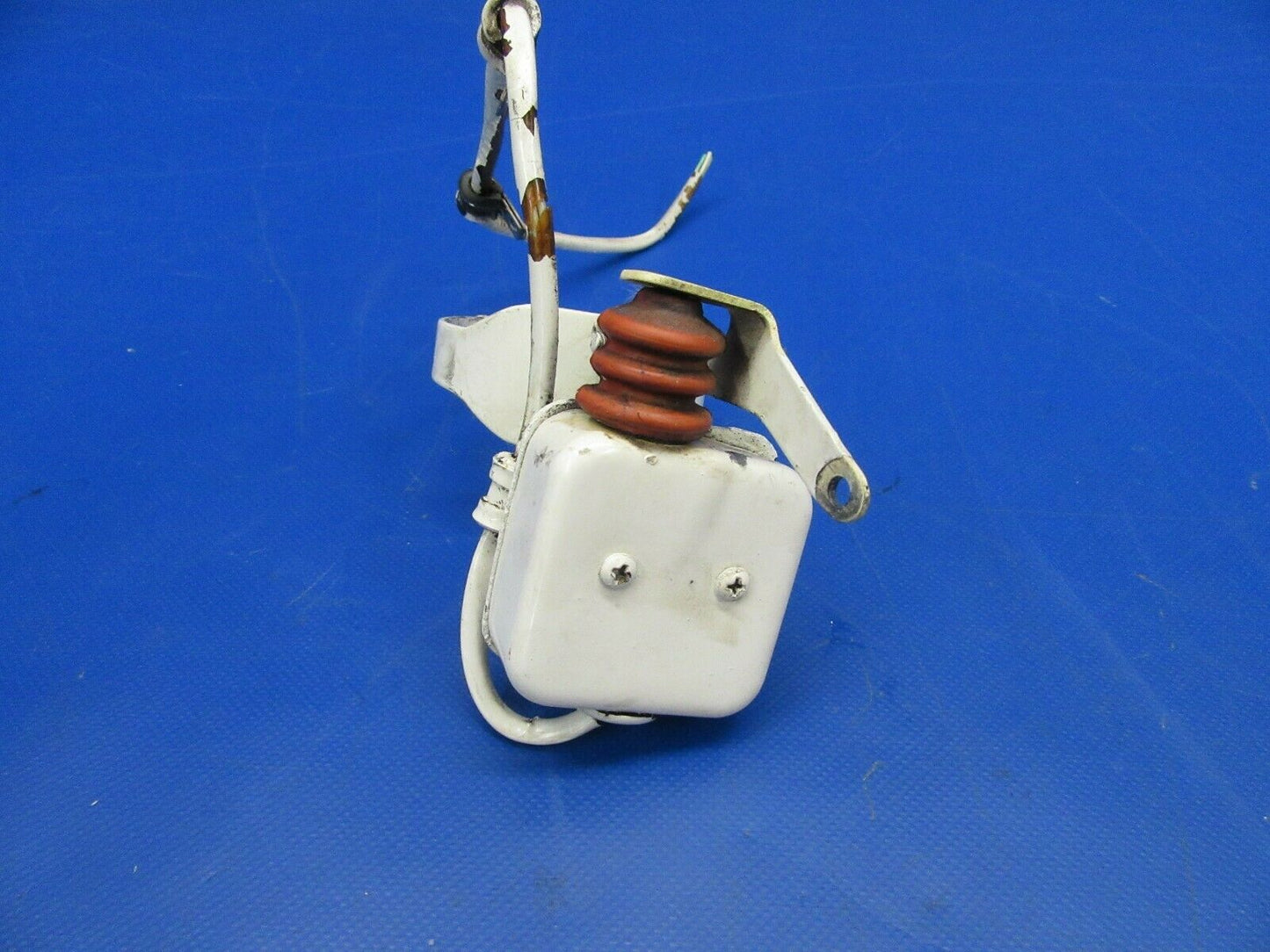Beech Baron B-55 Safety Switch Main Gear P/N 95-361015-601 (0219-363)