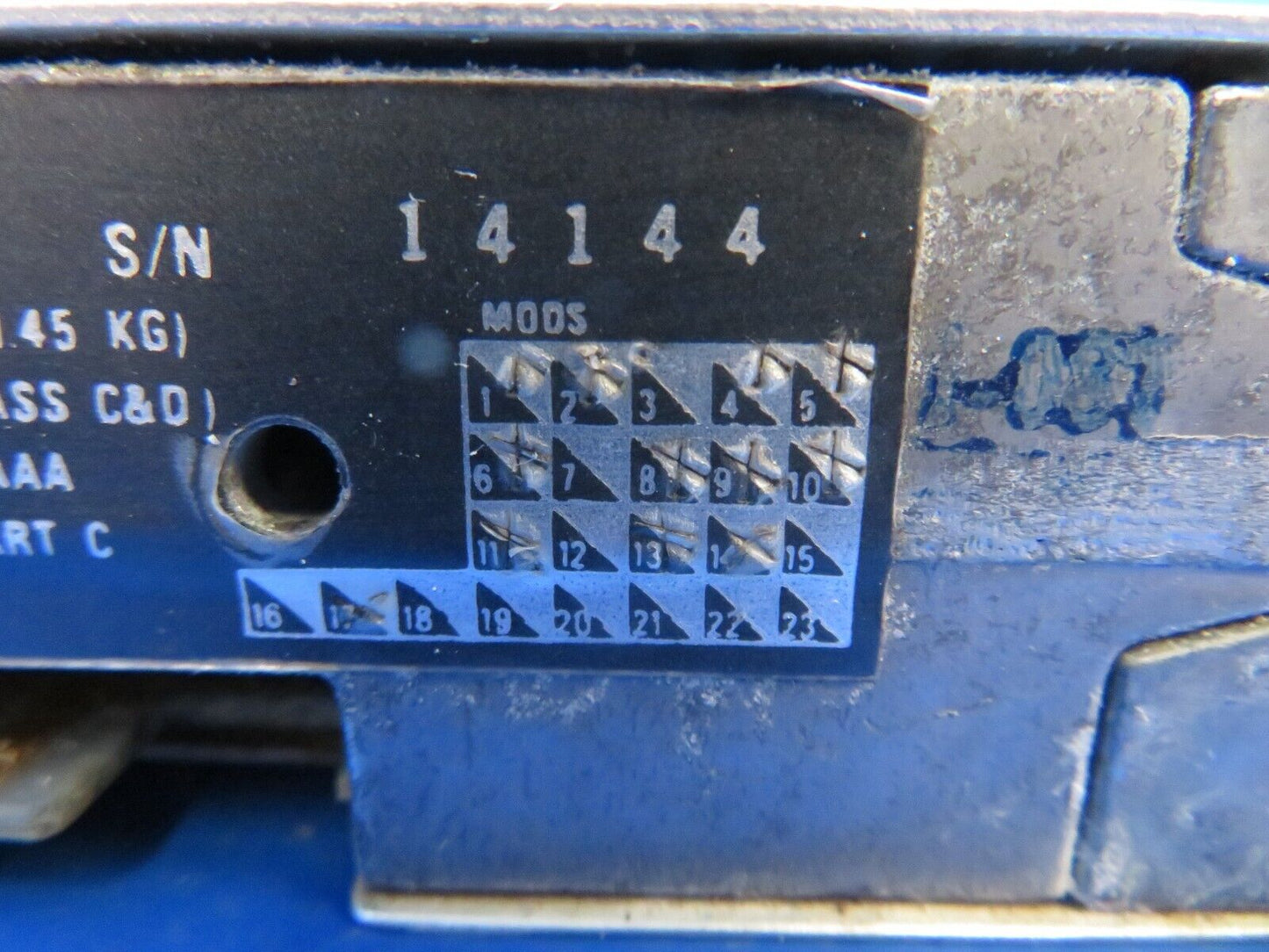 King KY 196 COMM Transceiver w/Tray P/N 064-1019 CORE (1122-580)