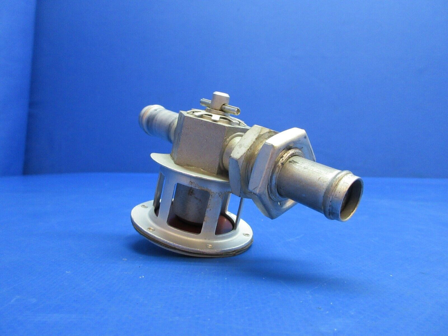 Beech 95-B55 Baron Airborne Vacuum Regulator Valve P/N 2H3-6 (0623-733)