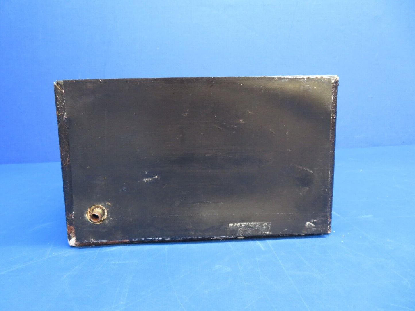 Cessna 120 Battery Box Assy w/ Lid P/N 0412146 (0423-47)