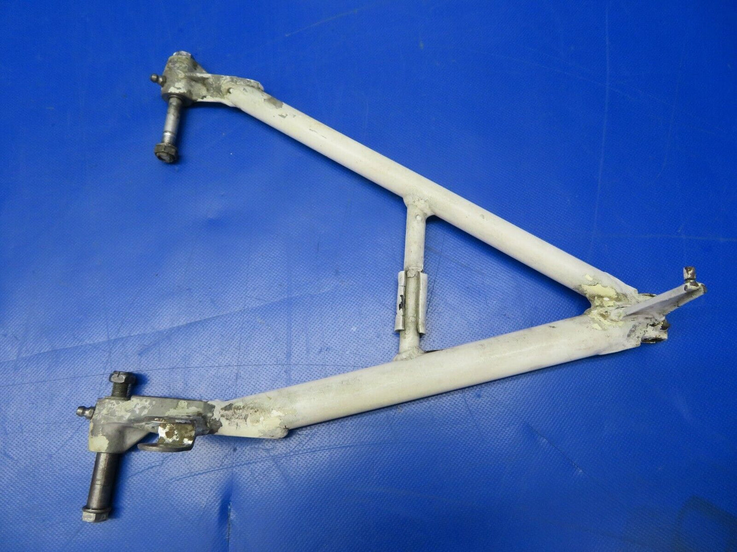Beech Baron 95-B55 Nose Gear Retract Brace Welded P/N 002-820018-3 (0620-534)