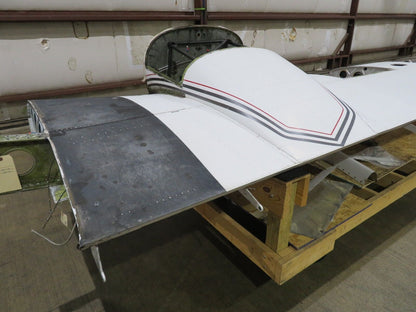 1978 Piper PA-34-200T Seneca RH Wing P/N 37093-04 (0423-103)