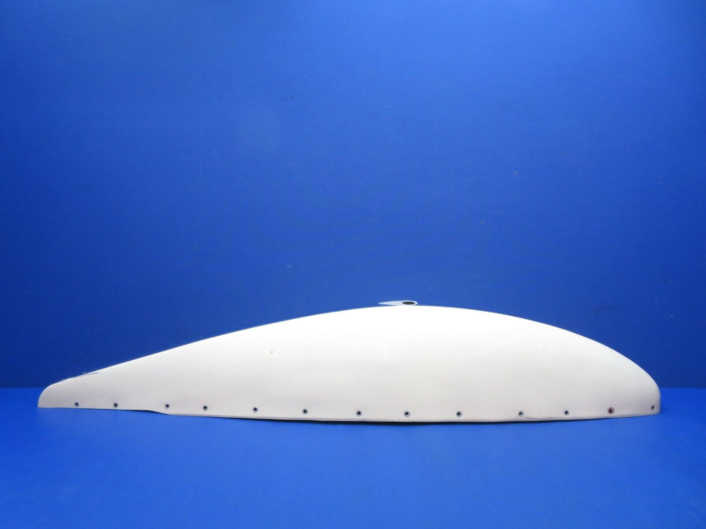 Piper PA-28-140 RH Wing Tip Assy P/N 62090-01 (1123-170)