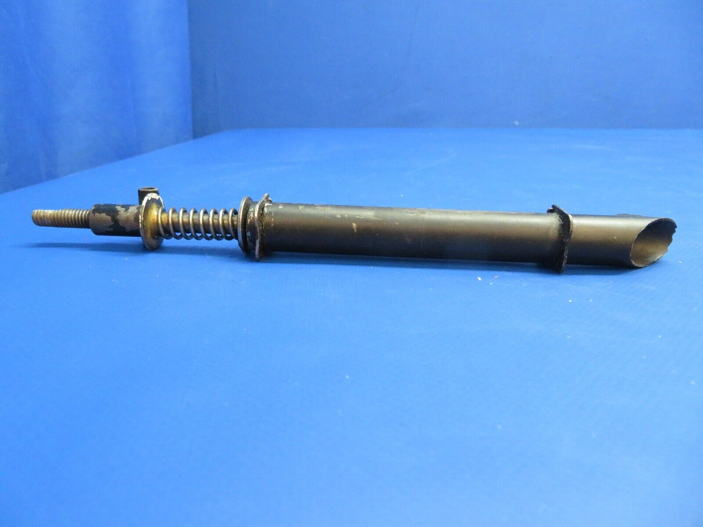 Piper PA-28R-200 Arrow Rudder Trim Shaft & Housing P/N 66659-00 (1022-677)