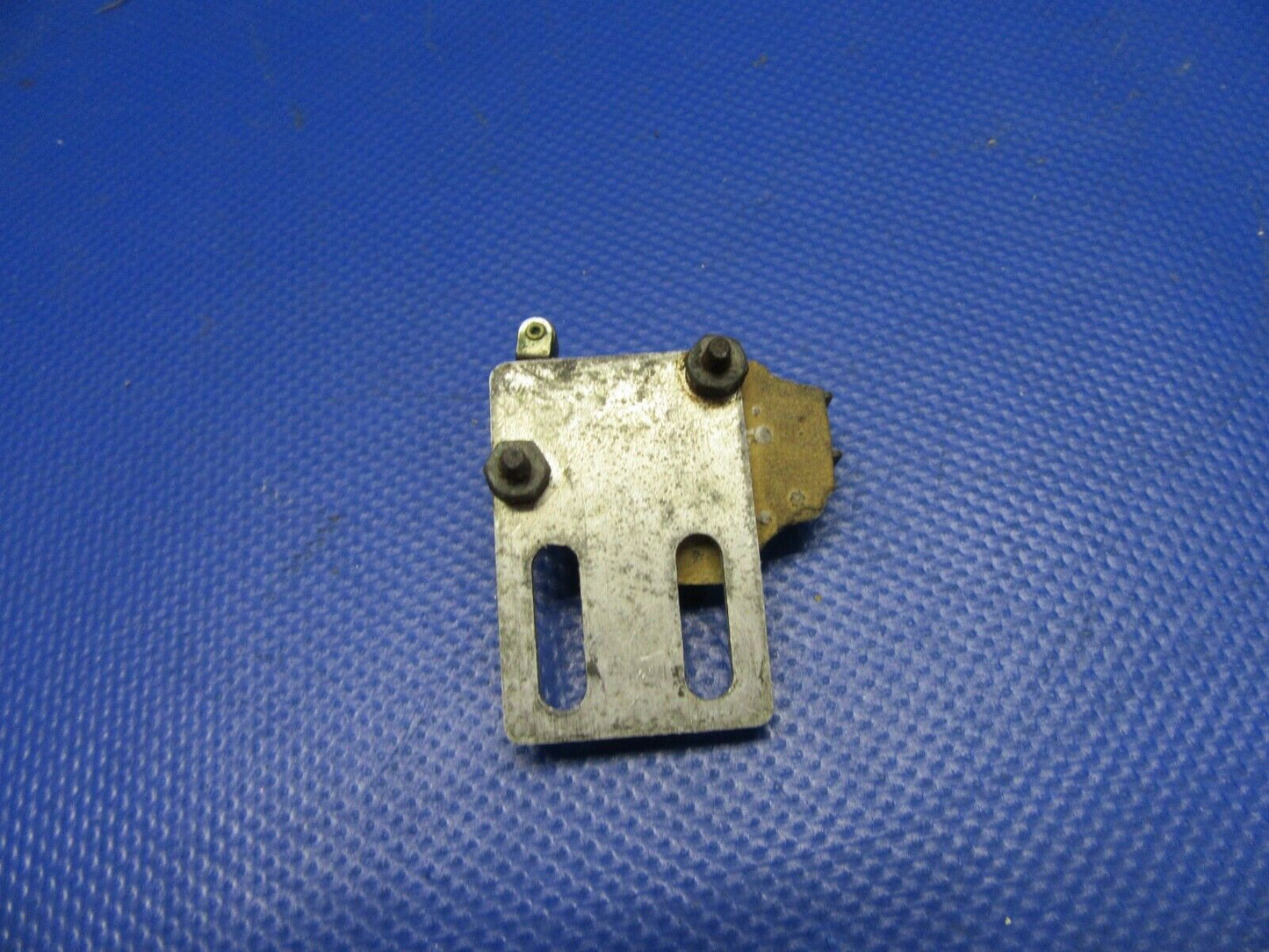 Cessna Cardinal 177RG Flap Limit Switch w/ Bracket P/N S1906-2 (0621-456)