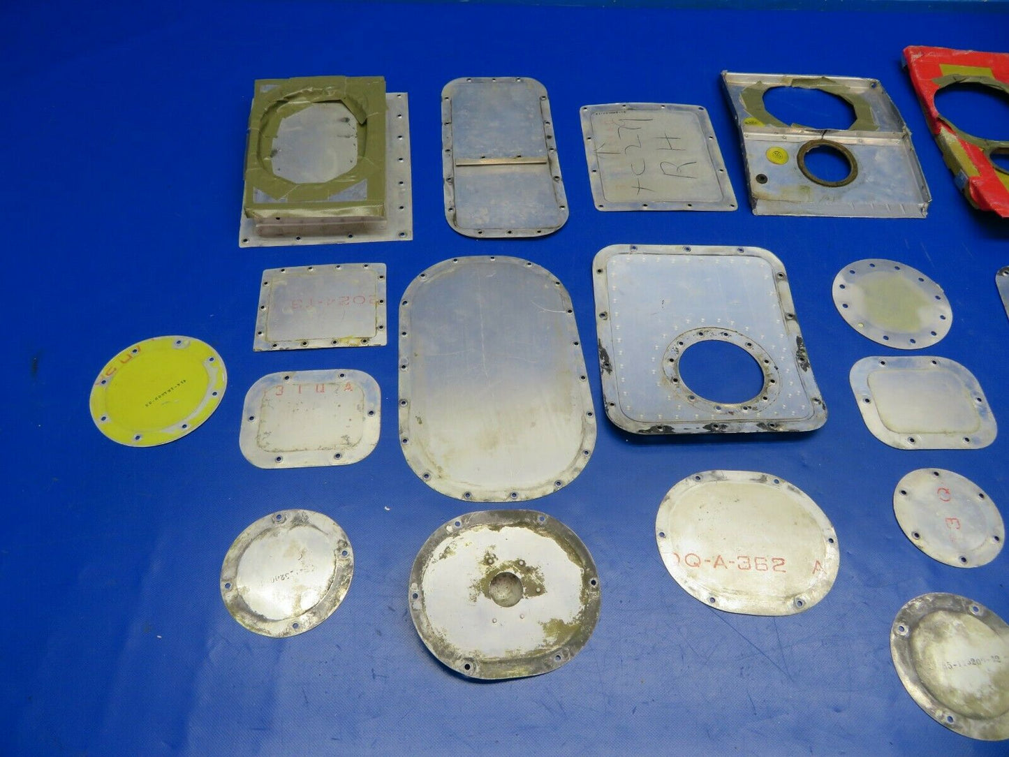1962 Beech Baron 95-A55 Inspection Panels RH Wing 1 LOT (0420-374)