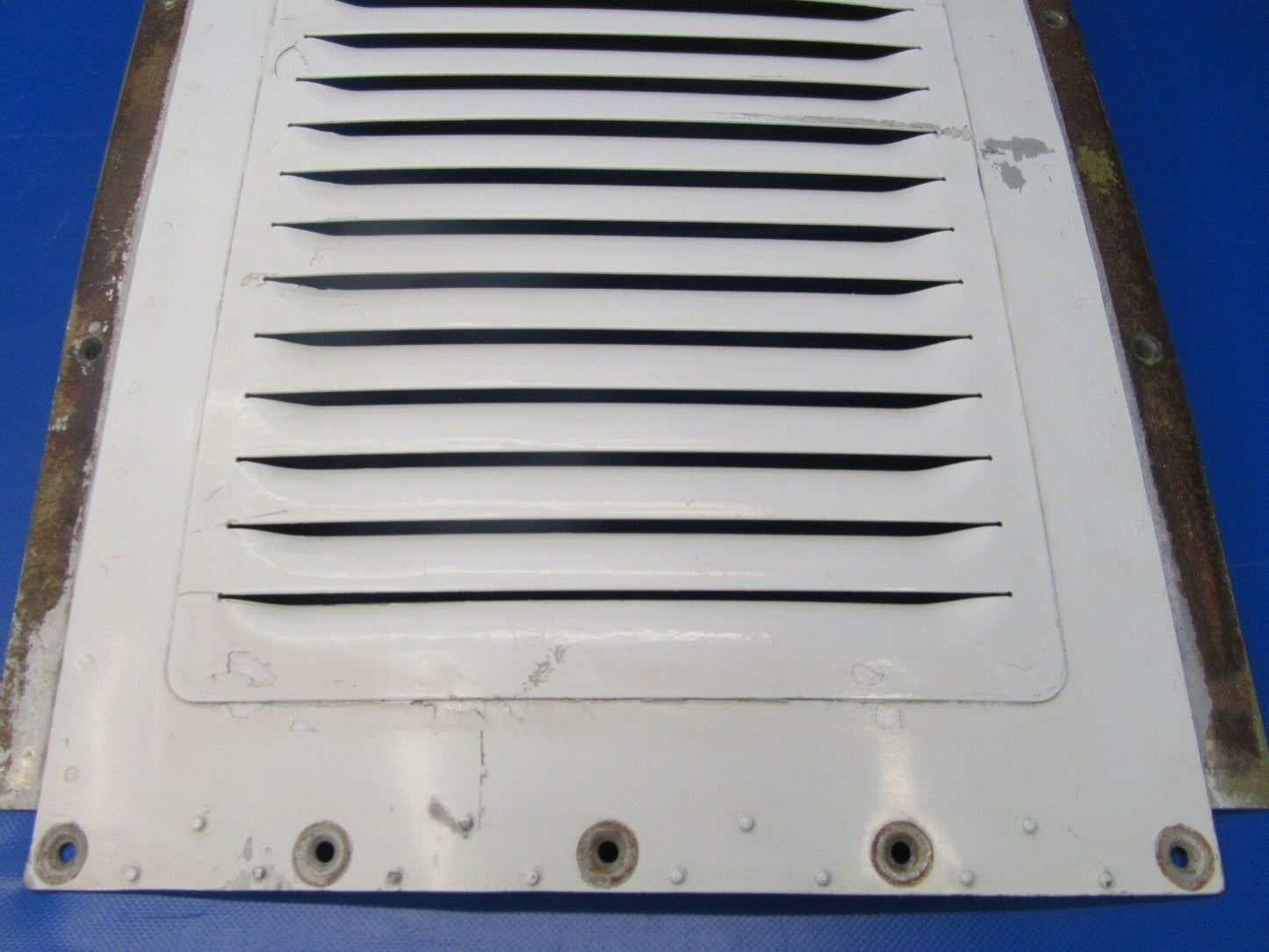 Piper Seneca II Top Center Cowl P/N 37207-101, 67995-002 (0818-254)
