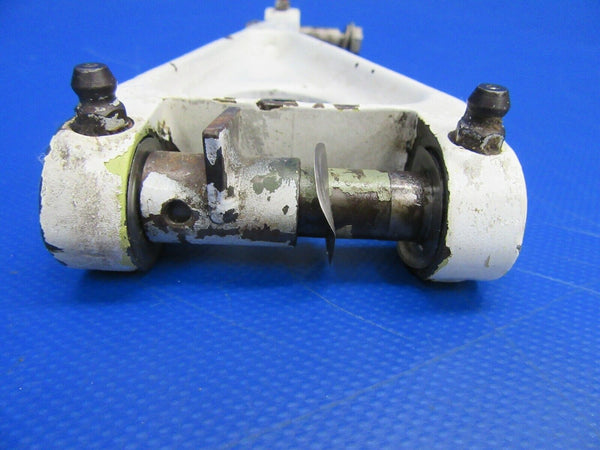 Cessna 310 / T310Q Torque Link Assy RH Main Gear P/N 5041114-8 (0619-333)