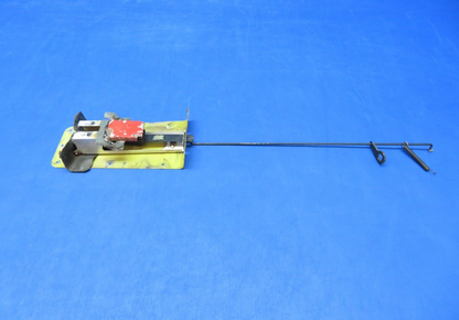 Piper PA-28R-180 Latch Assy Cabin Door P/N 68188-00 (1123-494)