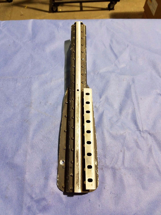 Cessna 310 Center INBD RH Seat Track P/N 0812981-7 (0616-99)