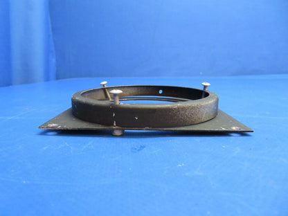 Beech C-35 Bonanza Wing Landing Light Frame w/ Lens P/N 35-115210-10 (1122-882)