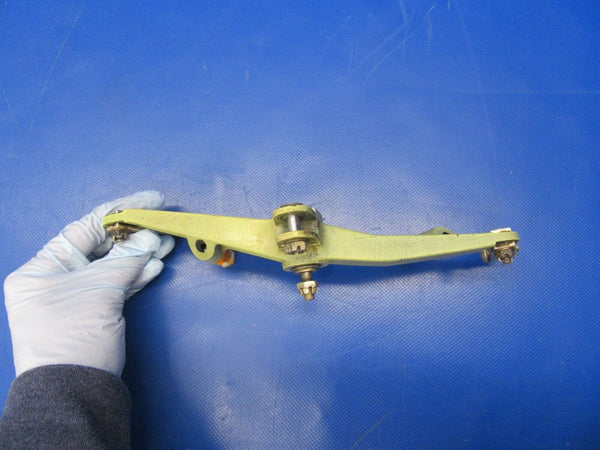 Beech Baron Bellcrank Assy Aileron LH P/N 35-521158-7 (1217-17)