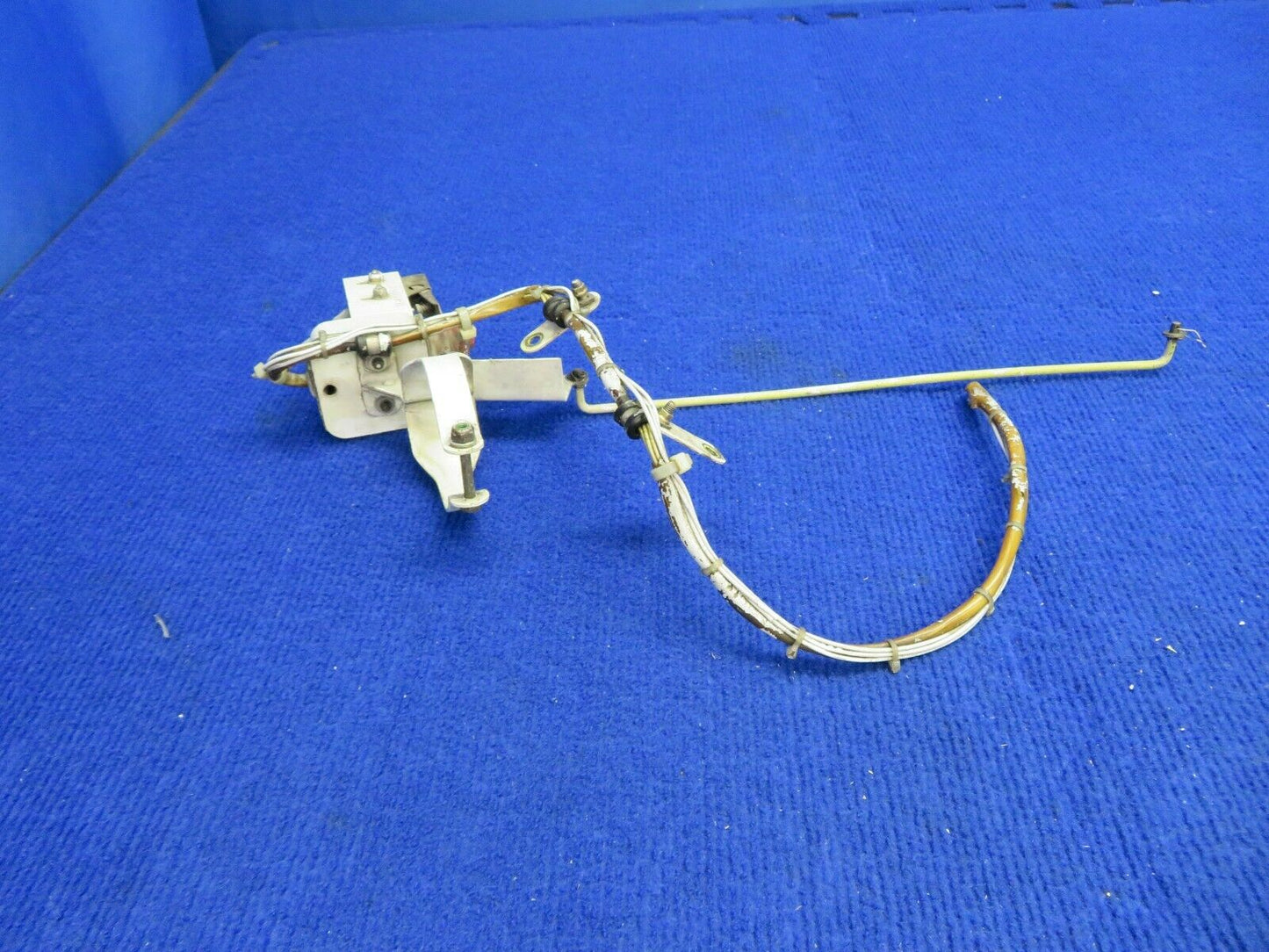 Beech 58 Baron Landing Gear Safety Switch LH P/N 002-361013-605 (0322-762)