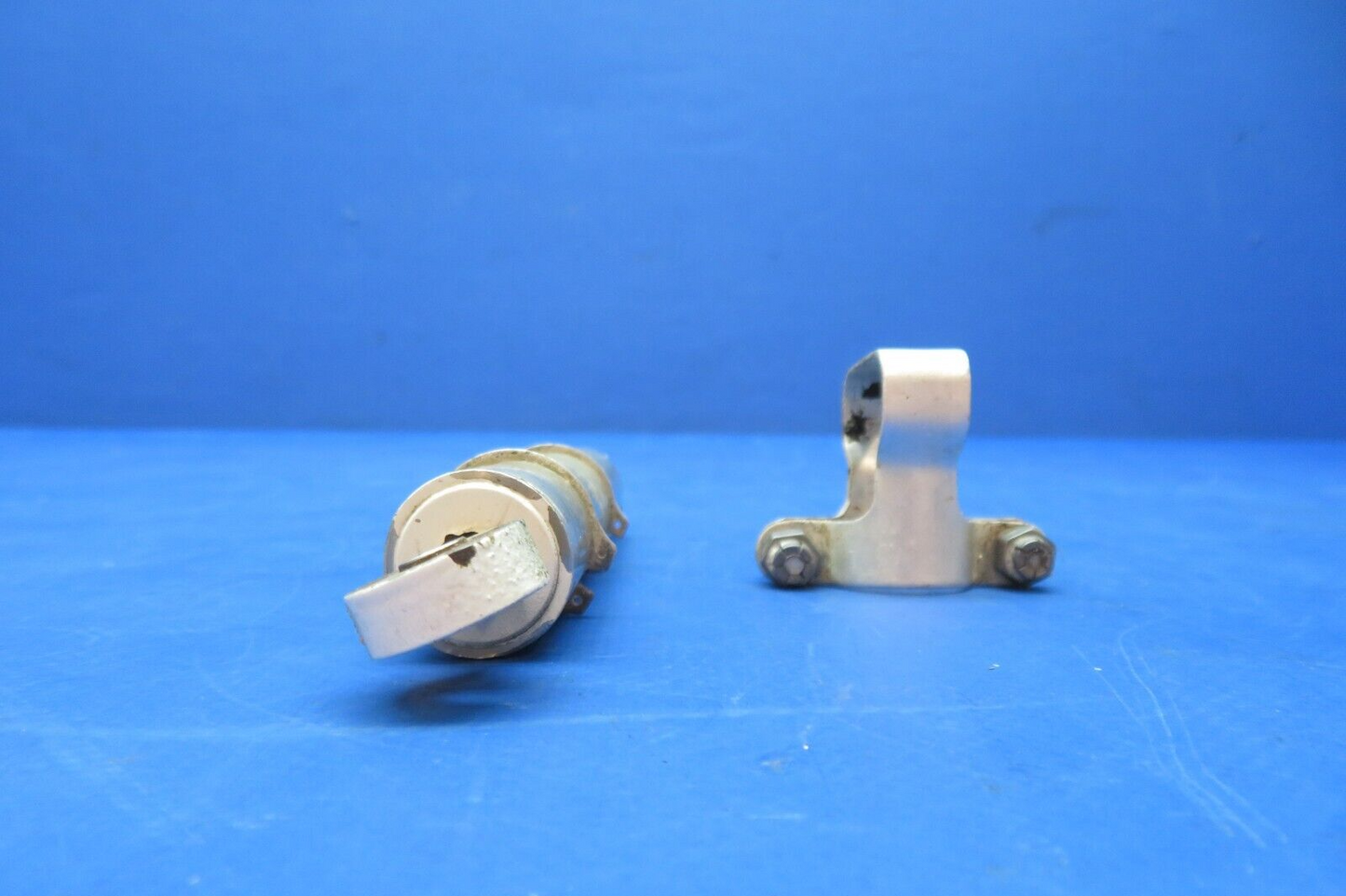 Cessna 310 / 310I Elevator Trim Tab Actuator  w/ Guard P/N 0310293-2 (1023-179)