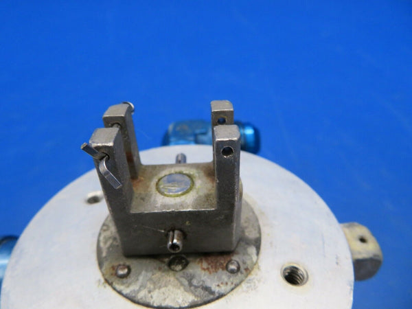 Beech Baron E-55 Janitrol Midland Ross Fuel Selector Valve 002-384001-1 (0120-11