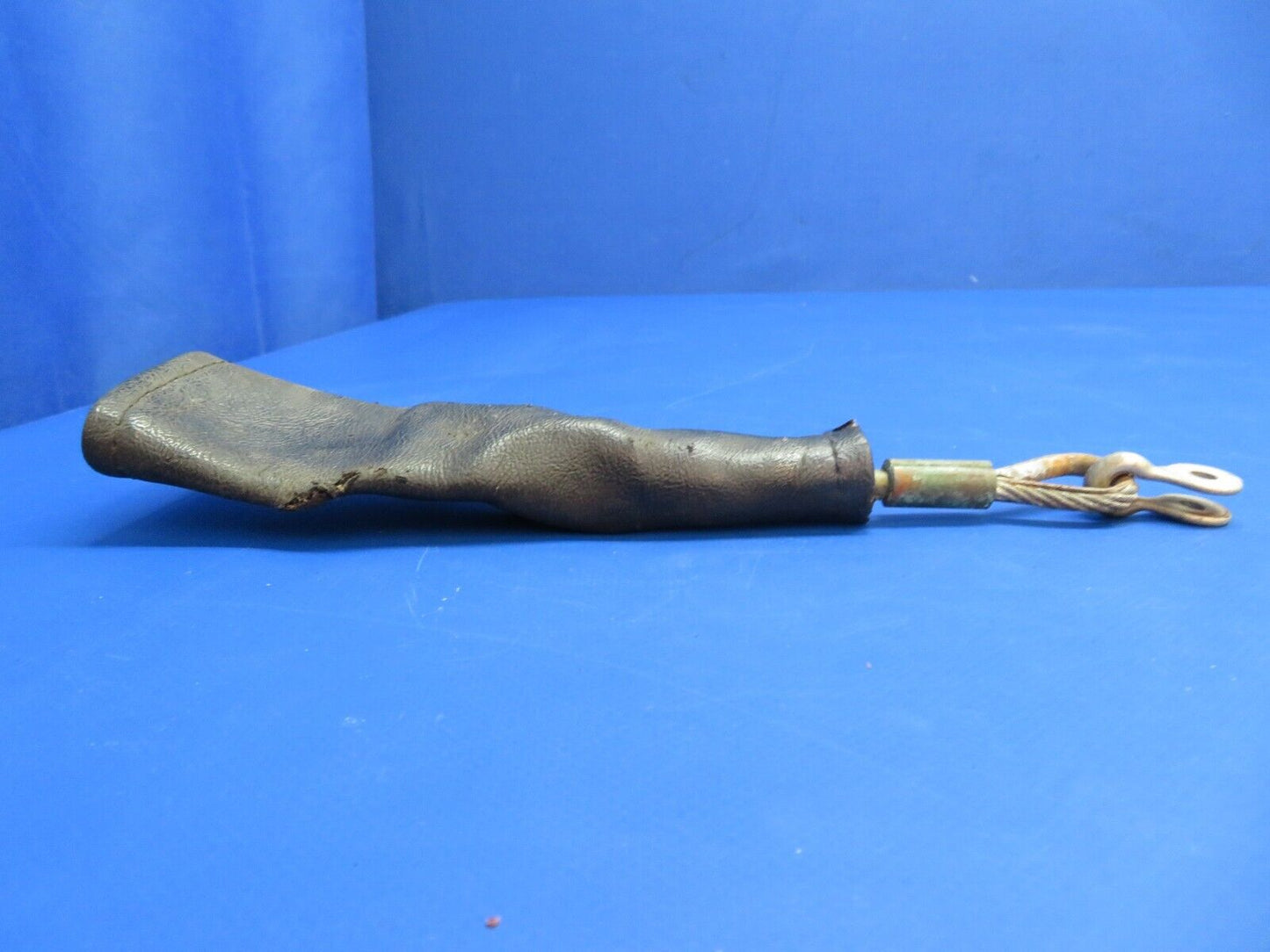 Piper PA-28R-200 Arrow Cable Seat Belt Rear Side w/ Boot P/N 96908-00 (1022-672)