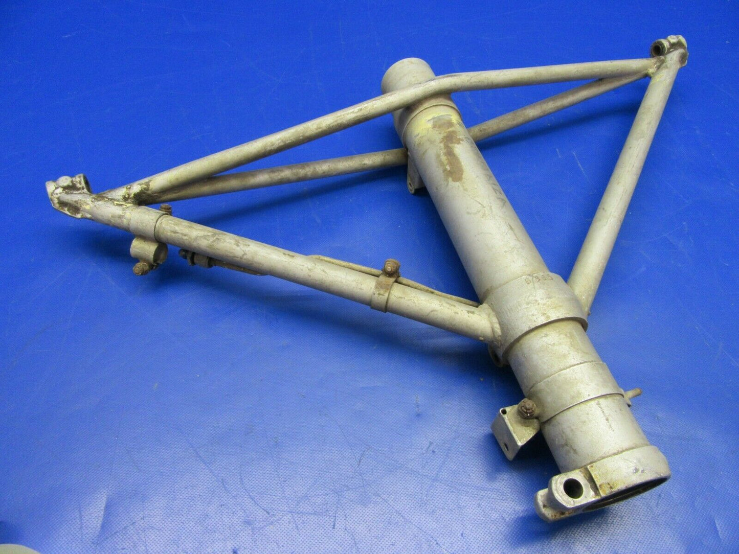 Beech Bonanza LH Main Landing Gear Truss and Shock Absorber Assembly (0520-231)