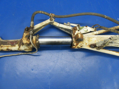 Cessna 310 Main Gear LH P/N 0841000-97, 0841201-1 (1119-427)