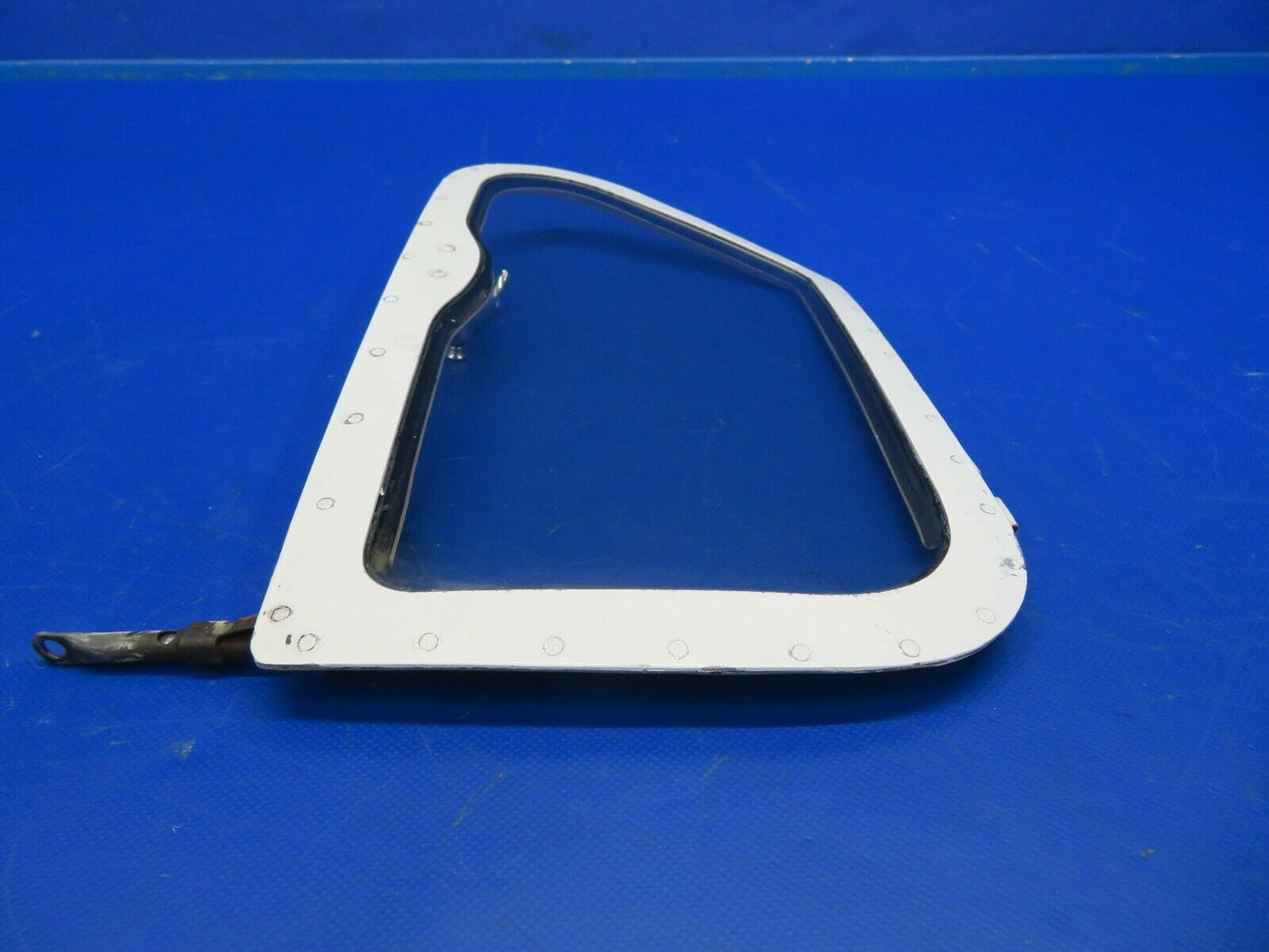 Beech 95-B55 Window Assy Pilot FWD LH Grey Tint P/N 35-410291-132 (0320-132)