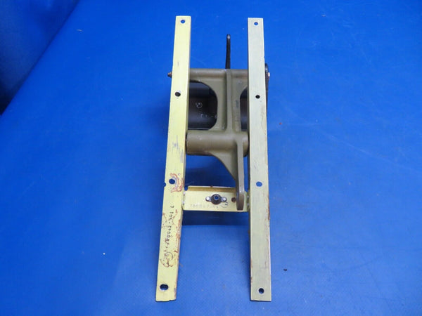 Piper Aerostar 602P Co-Pilot LH & RH Rudder Pedal Assy P/N 600039-01 (0123-701)