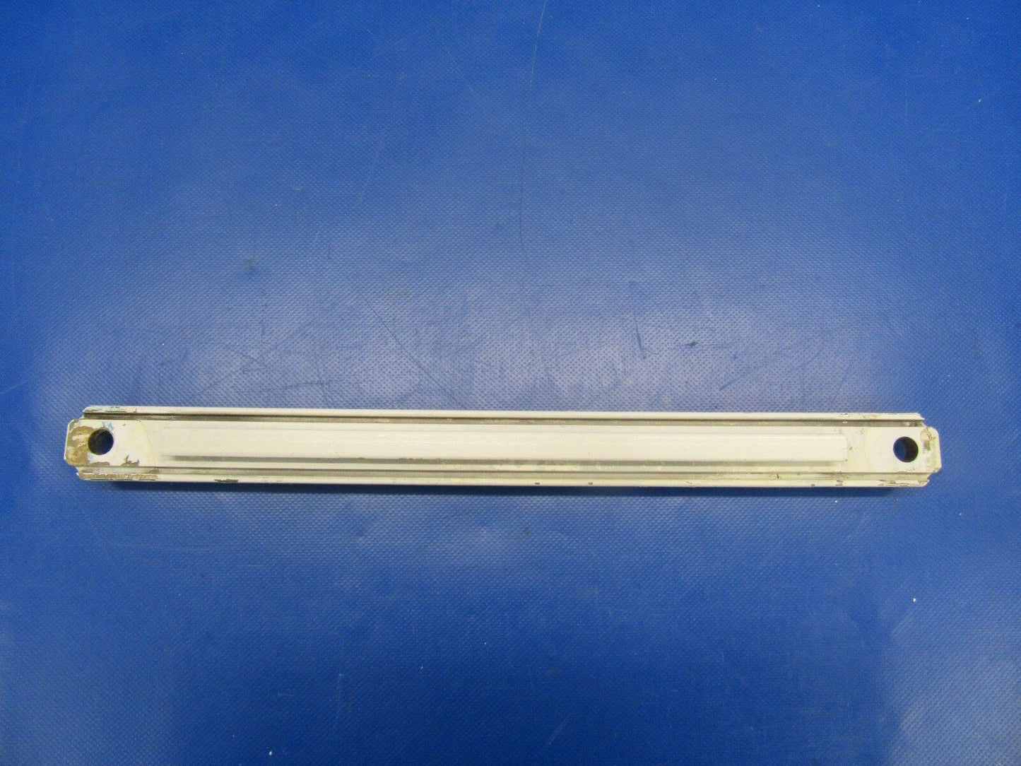 Beech Baron E55 Column FWD Main Gear P/N 35-815252-1 (1117-107)