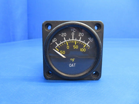 Cessna Outside Air Temp. OAT Gauge 24 Volts P/N C668520-0104, 500-23 (1122-642)