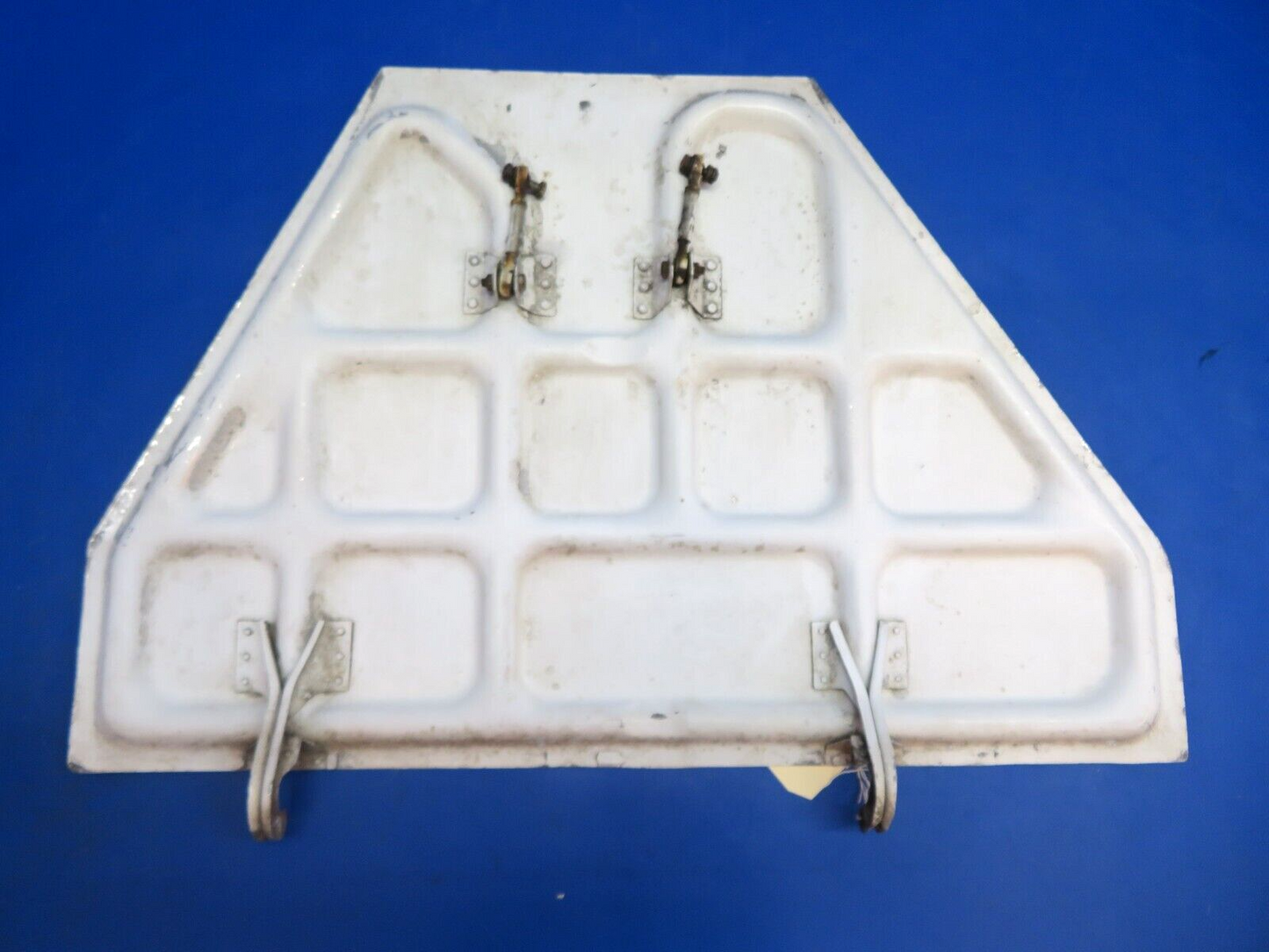 Beech 95-B55 Baron LH OTBD MG Door w/ Rods & Hinges P/N 35-815055-68 (0123-565)