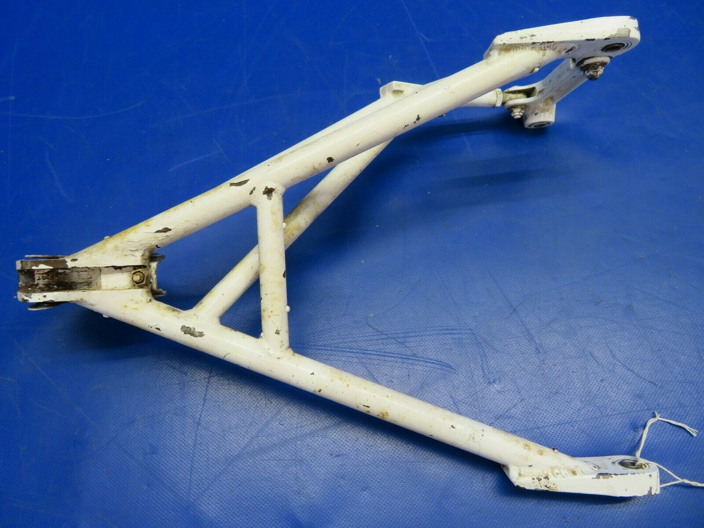 Cessna 310P Truss Assy Drag Brace Nose Gear P/N 5042002-1 (0620-729)