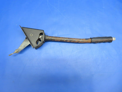 Piper PA-28R-200 Arrow Lever Handle Assy Flap Control P/N 67582-03 (1022-715)