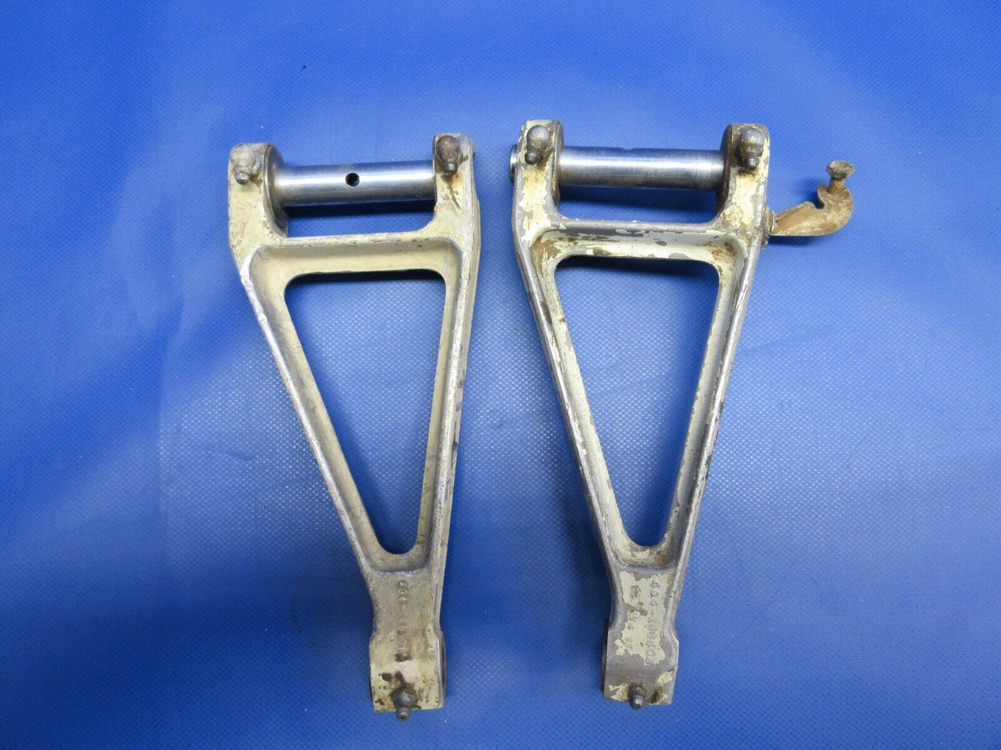 Beech 18 Landing Gear Torque Knee P/N 404-188408 SET (0224-1323)