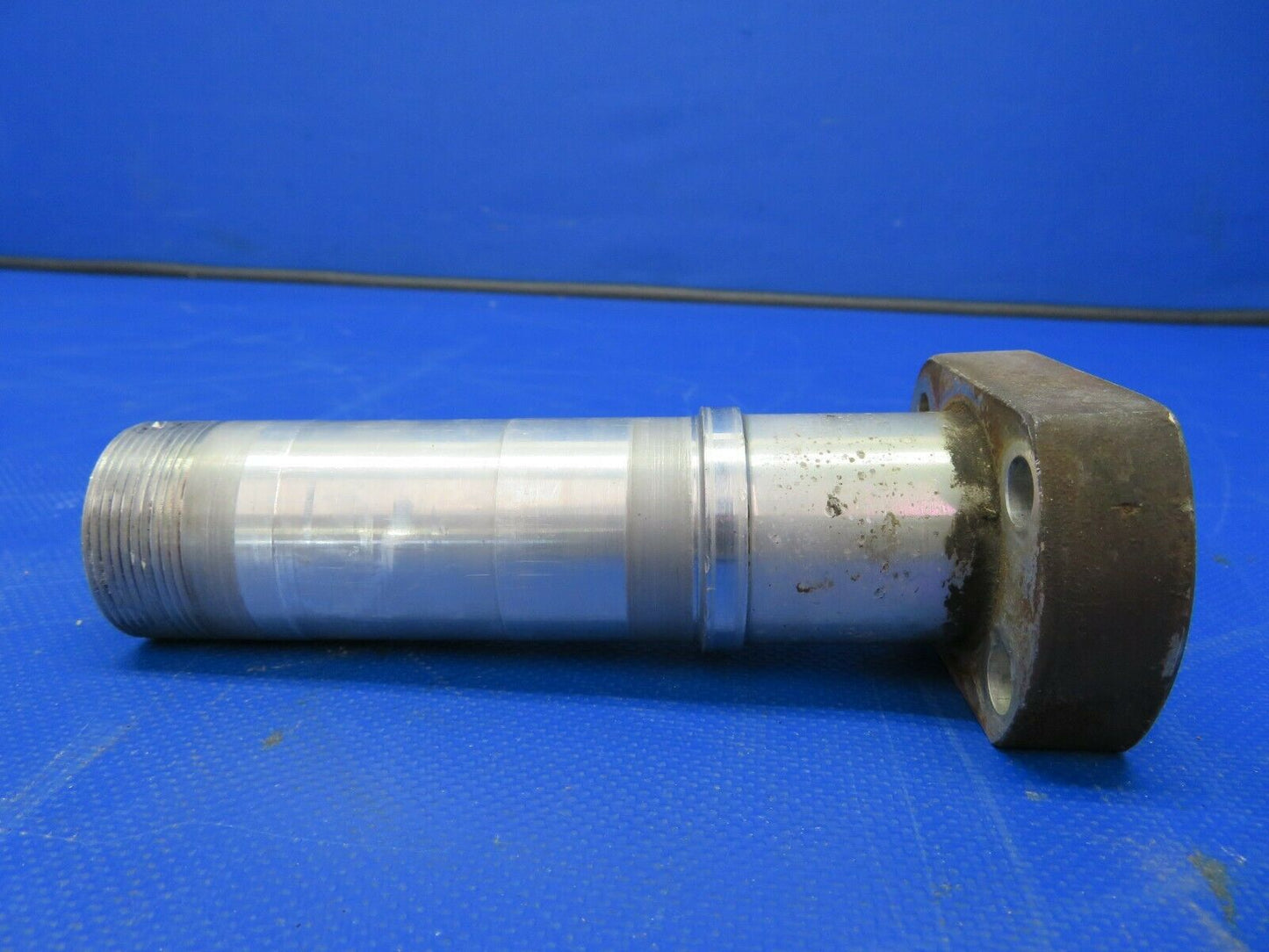 Cessna 150 / 150K Main Gear Axle Aluminum w/ Shims P/N 0541124 (0721-978)