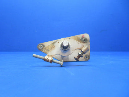 Cessna 188B AGpickup LH Aileron Bellcrank Assy P/N 1660415-1 (0723-589)