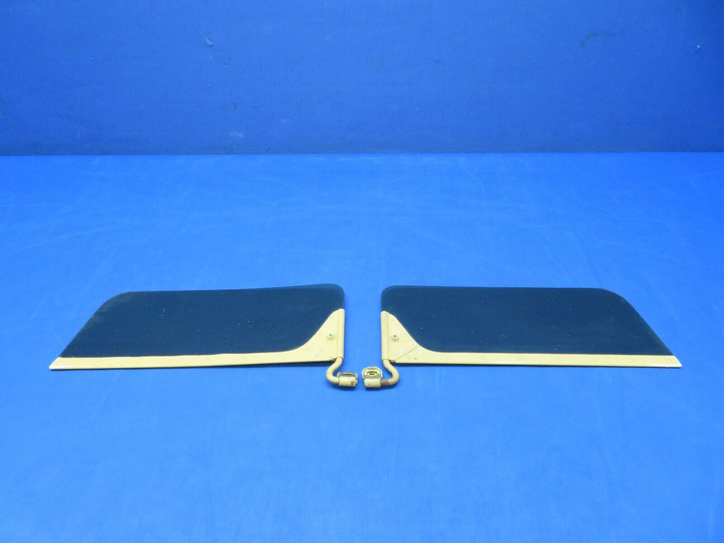 Cessna 310 / 310F Sun Visor Assy w/ Mount P/N 0812000-1, 0811700-35 (1123-337)