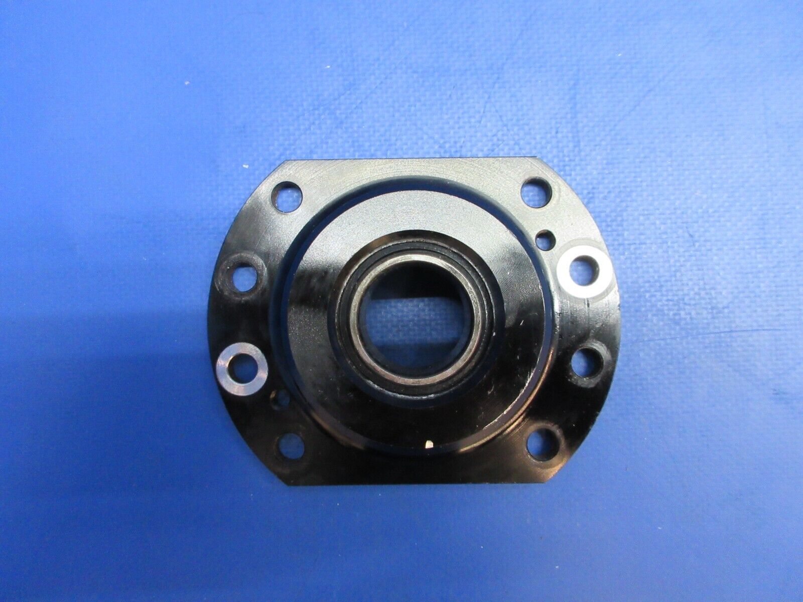 Diamond DA-42 Main Gear Bearing Housing AFT P/N D60-3217-61-51_1 (0623-776)