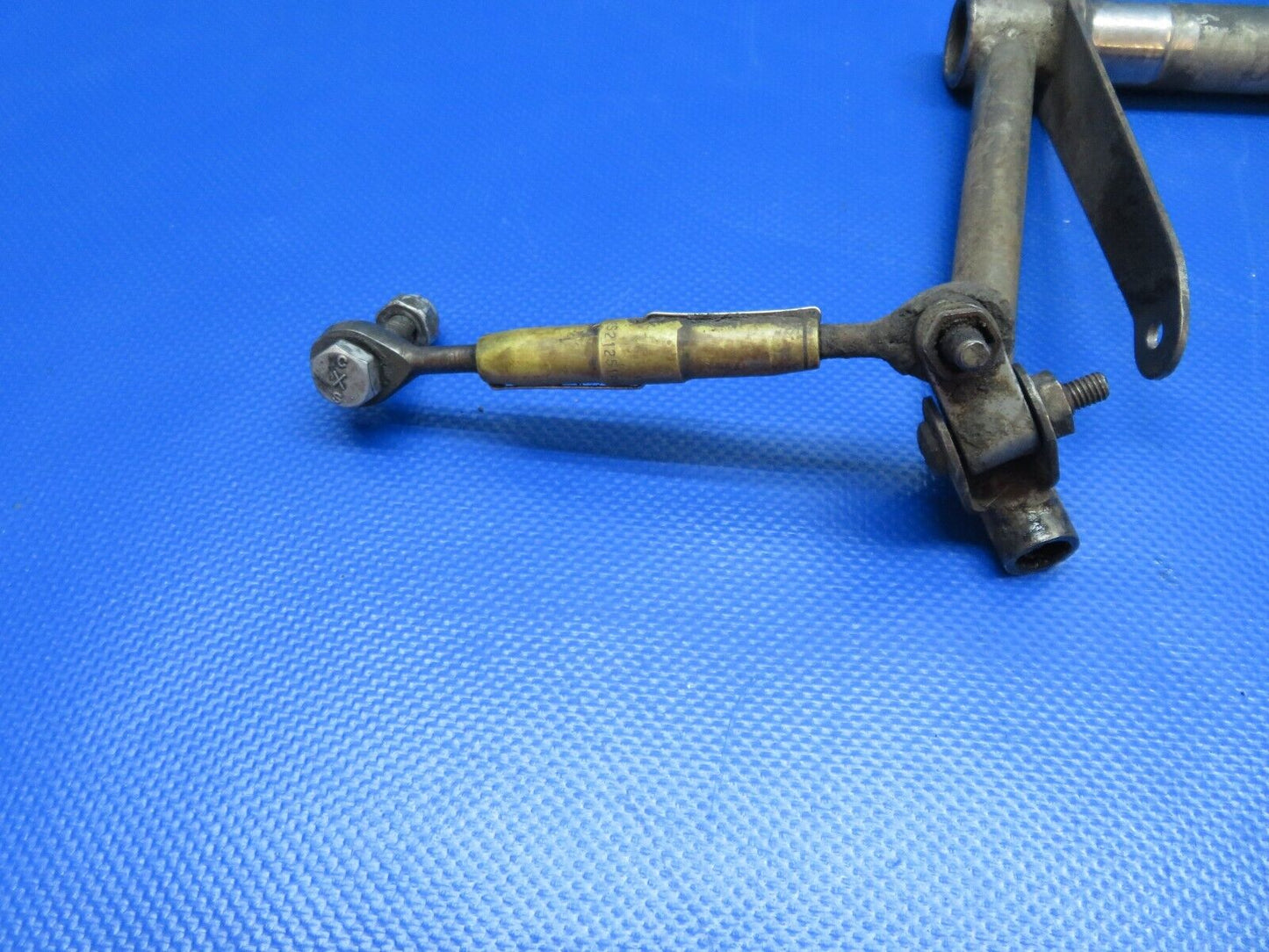 Cessna 401 / 401A RH Cowl Flap Torque Tube Assy P/N 0851177-2 (1223-377)