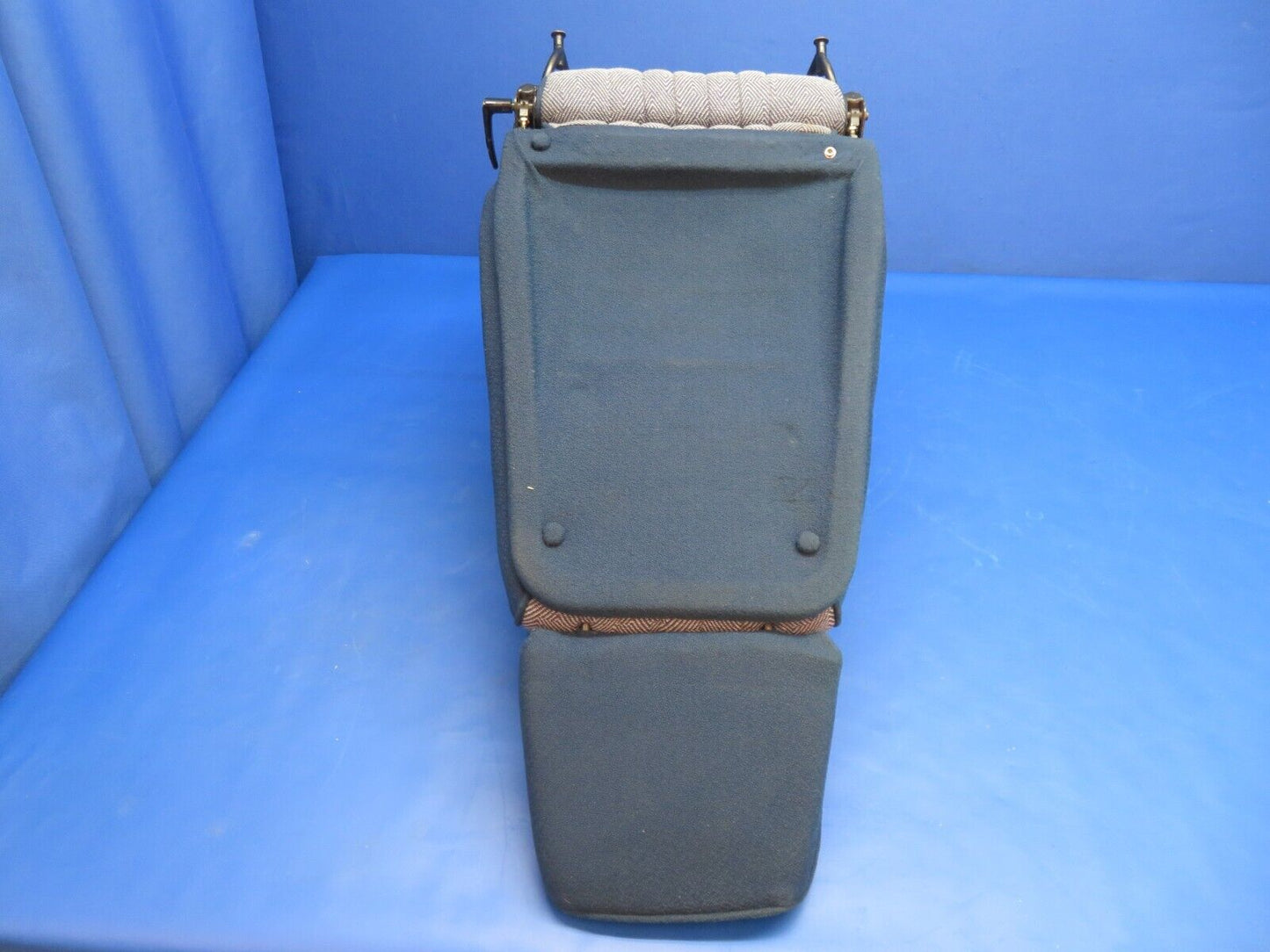Piper PA-34-200T Seneca II Seat Assembly Rear LH P/N 79479-12 (0223-863)