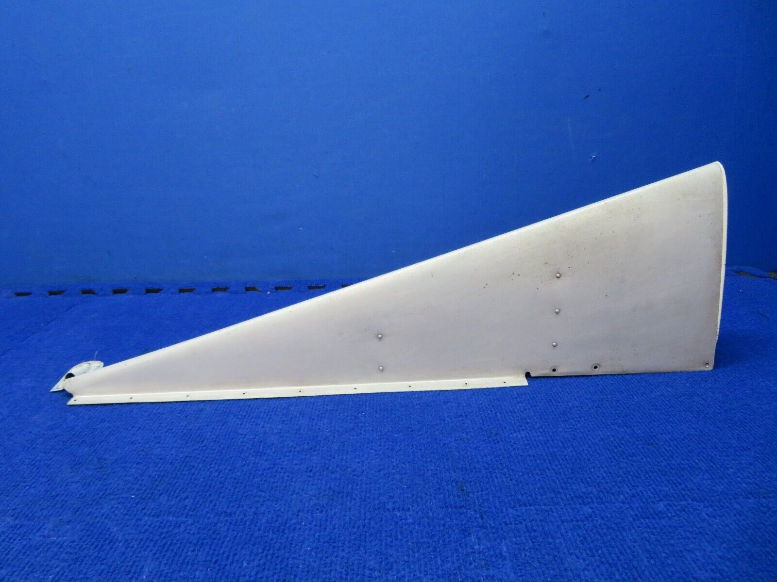 Cessna 150 / 150K Dorsal Assy w/ Fairing Fin Tip P/N 0431014-1 (0722-548)