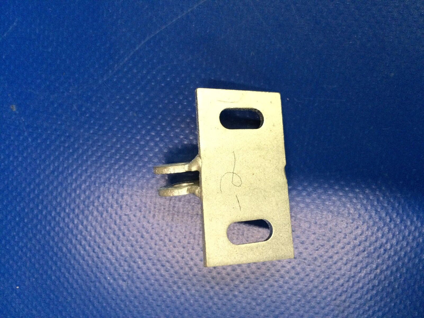 Cessna 182 - 210 Hinge Assy Cabin Door RH P/N 0711039-2 NOS (1216-41)