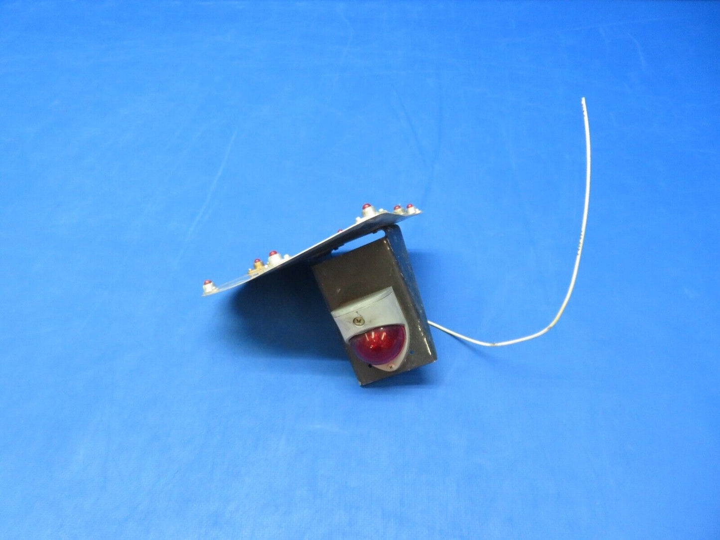 Cessna 310  310F Nav  Light Assy LH Red Lens w/ Access Door 0823200-1 (1123-340)
