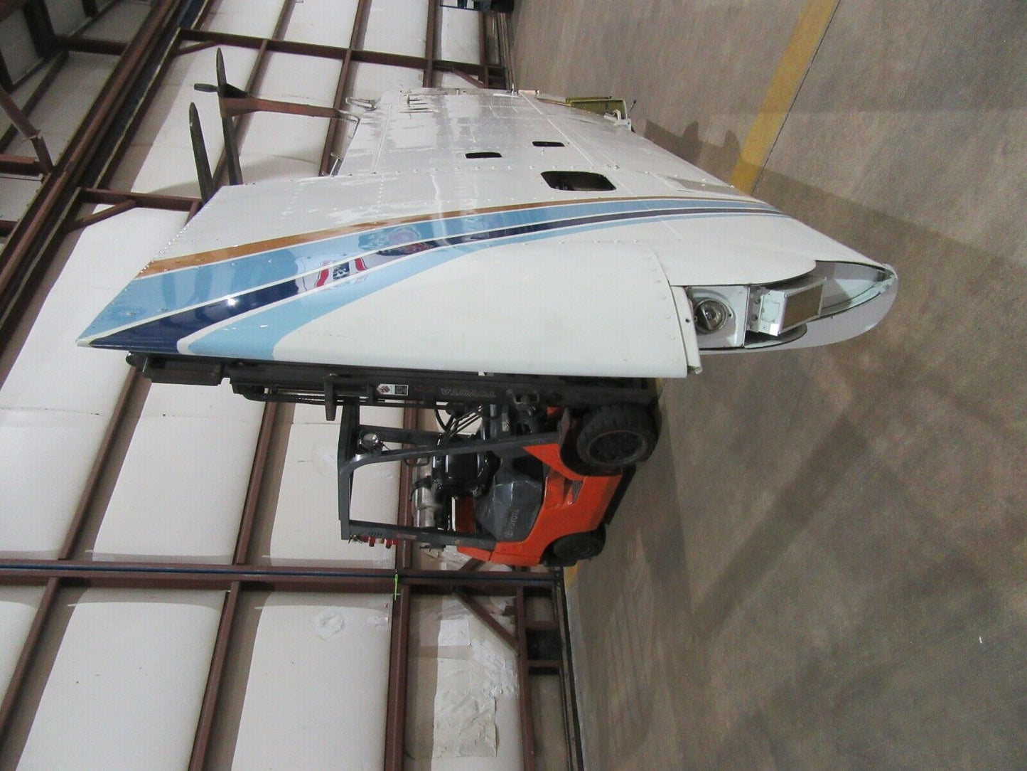 1974 Beech Baron E-55 Wing LH P/N 96-110005-703 (1119-02)