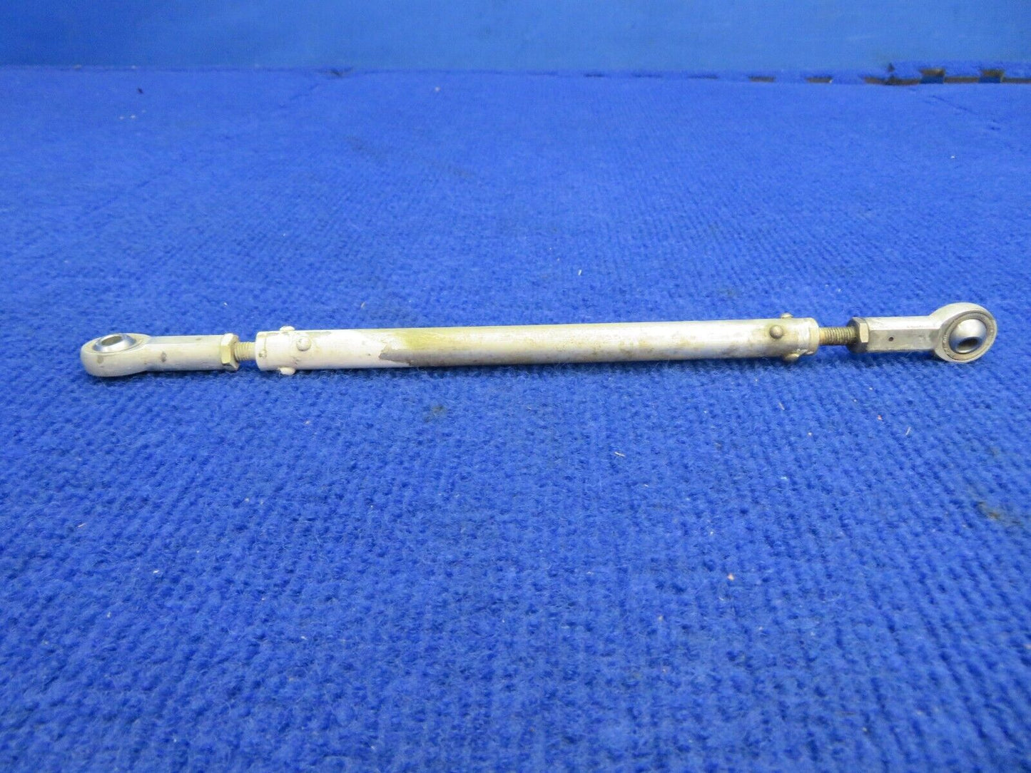 Cessna 210 / T210N Aileron Rod Assy P/N 1221113-4 (0522-758)