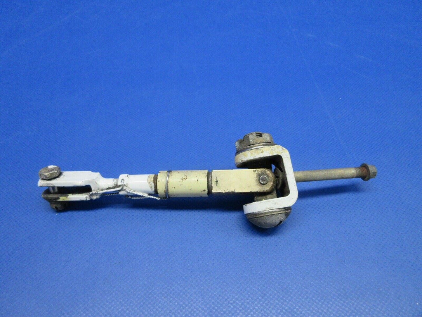 Beech King Air 200 Main Gear Door Link Assembly P/N 101-810126-1 (0324-1005)