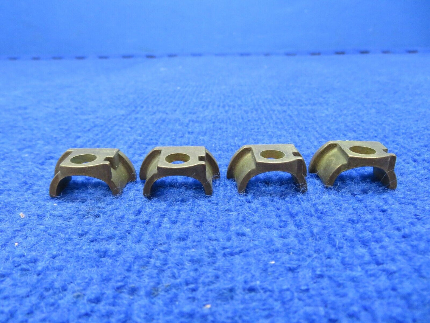 Retainer Arm - Rocker Shaft P/N 631816 LOT OF 4 NOS (0722-744)