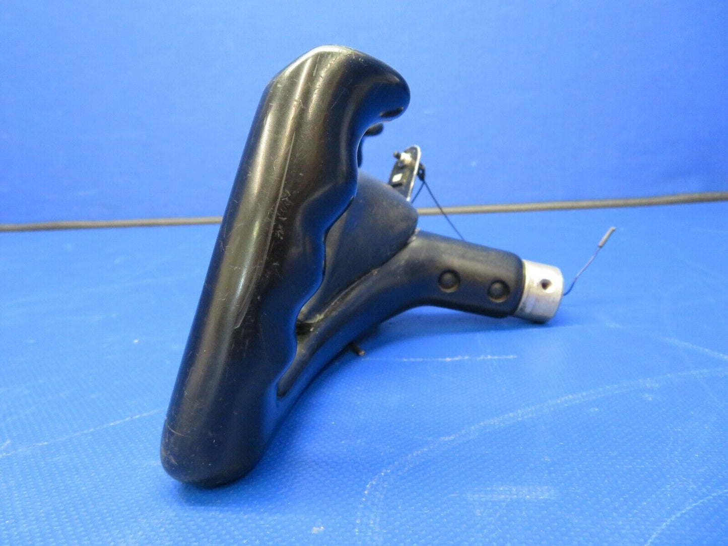 Cessna Cardinal 177RG Control Wheel w/ Push to Talk Switch 1767078-3 (0621-814)