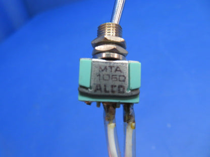 Piper PA-34-200T Switch LOT OF 4 P/N MTA106D, W31-X2M1G-2, 512TS1-4 (0323-521)