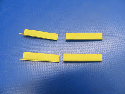 Beech King Air Clip LH OTBD & RH INBD PN 99-120059-69 NOSLOT OF 4 (0419-385)