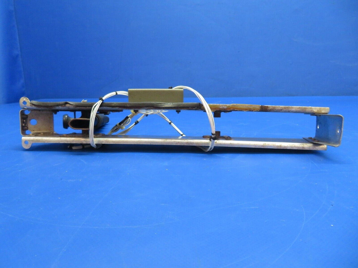 Piper PA-28-201T Dakota Parking Brake Handle & Housing P/N 63357-00 (1222-661)